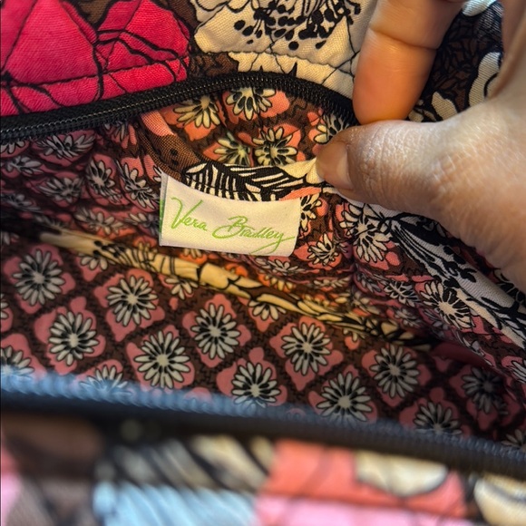 Like new Vera Bradley Floral Fabric Shoulder Bag Lightweight & Washable! - Picture 13 of 17